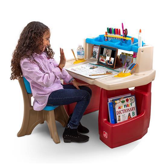 Step 2 art outlet desk and chair