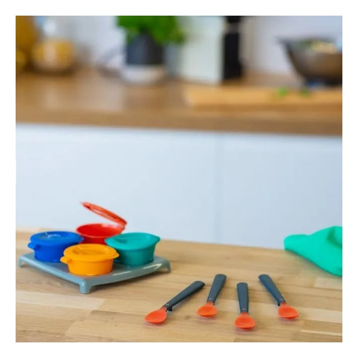 https://www.babyfactory.co.nz/content/products/tommee-tippee-heat-sensing-feeding-spoons-4-pblackorange-c0fa7.jpg?width=710&height=710&fit=bounds&bg-color=fff&canvas=710%2C710